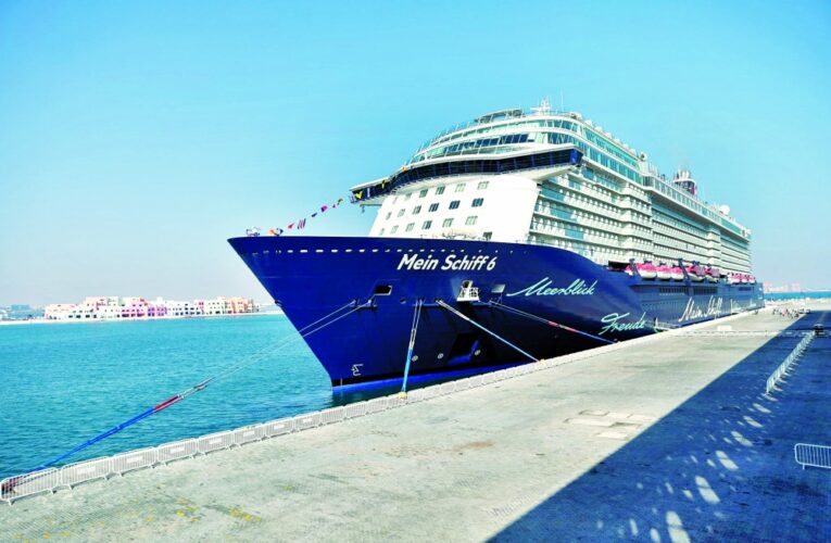 السفينة السياحية ماين شيف 6 ترسو بميناء الدوحة